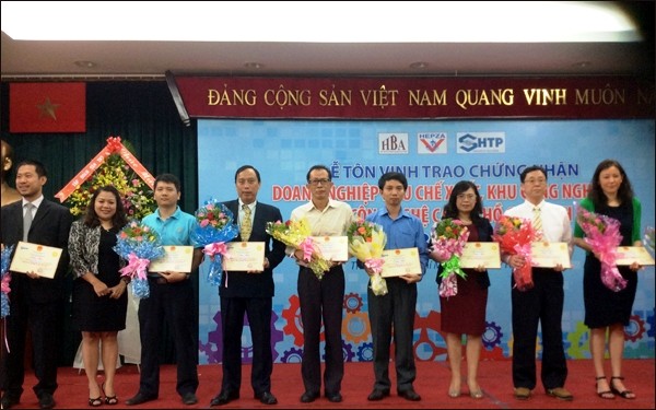 Tôn vinh Doanh nghiệp Khu Chế xuất - Khu Công nghiệp và Khu Công nghệ cao tiêu biểu 2014 - ảnh 1